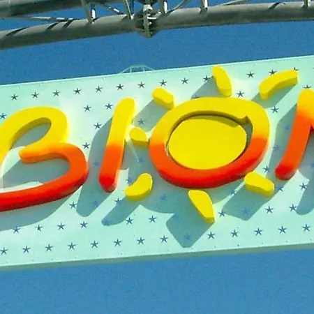 Bright Flat Next To The Beach-beahost ביביונה