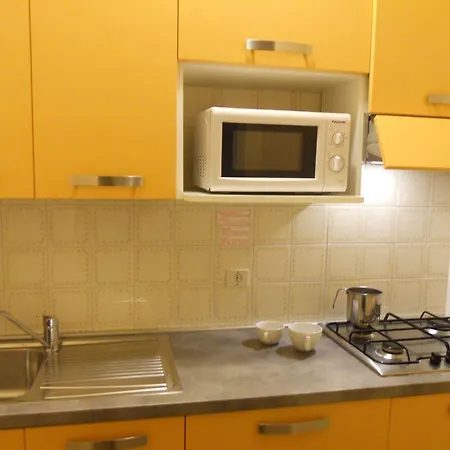 Bright Flat Next To The Beach-beahost *