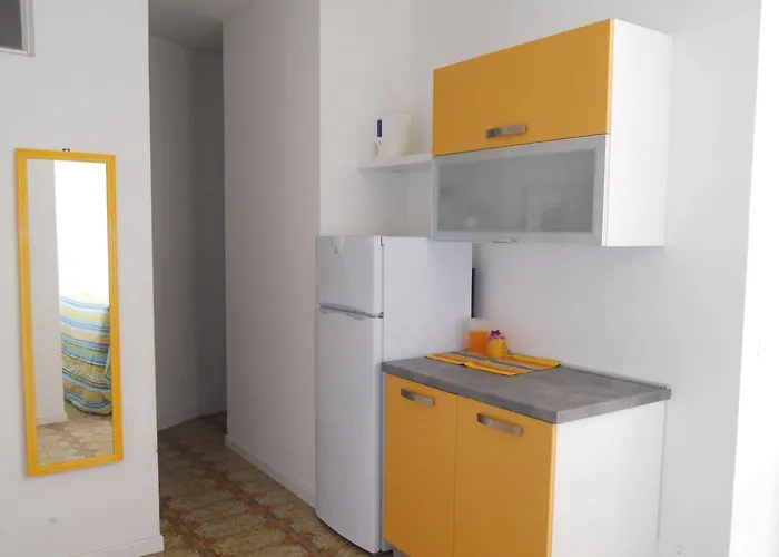 Bright Flat Next To The Beach-beahost