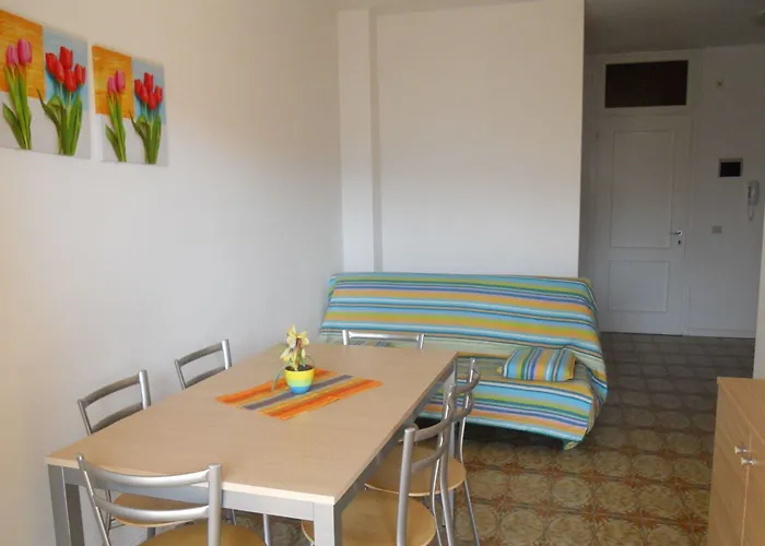 Bright Flat Next To The Beach-beahost *