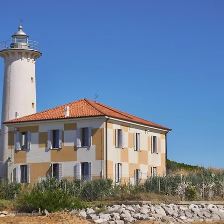 Апартаменты Bright Flat Next To The Beach-beahost